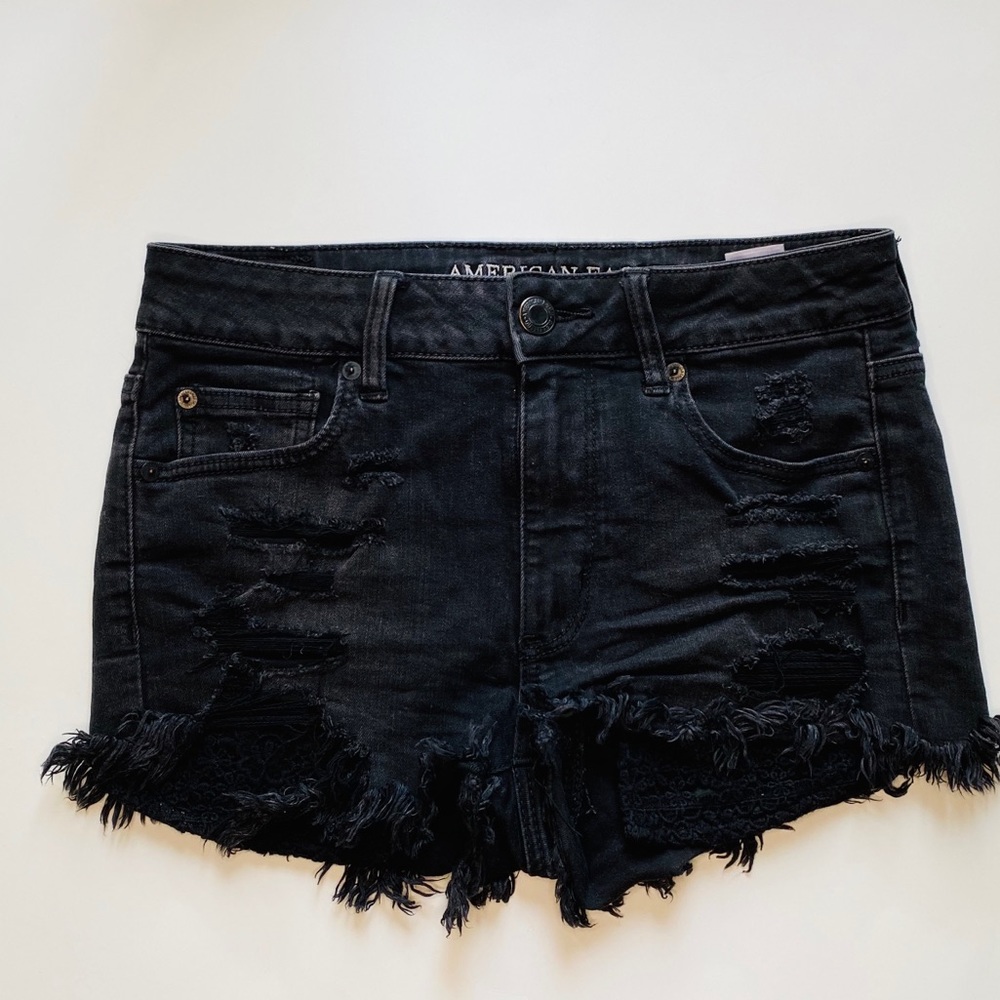 American Eagle size 6 distressed shorts